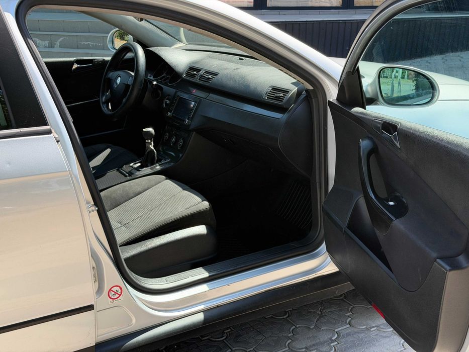 Продам VOLKSWAGEN Passat B6 2006р 1.9D механiка