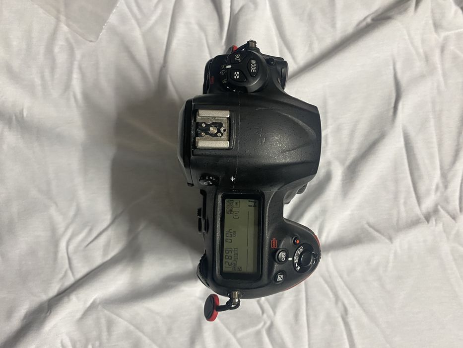 Nikon D5 em bom estado.