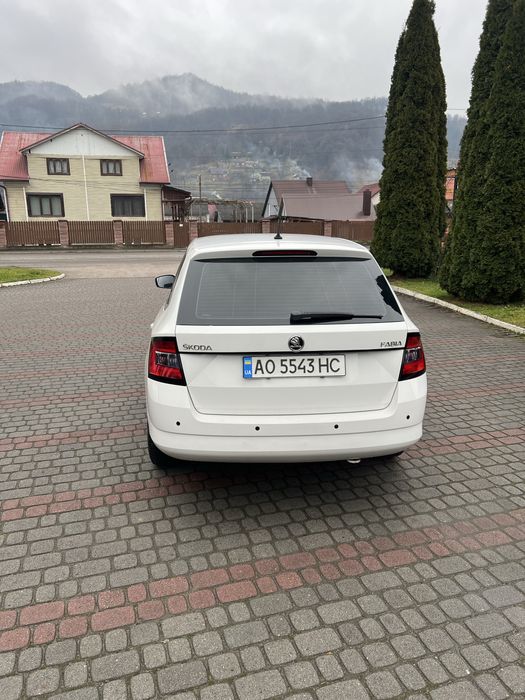 Шкода фабія 2015 рік