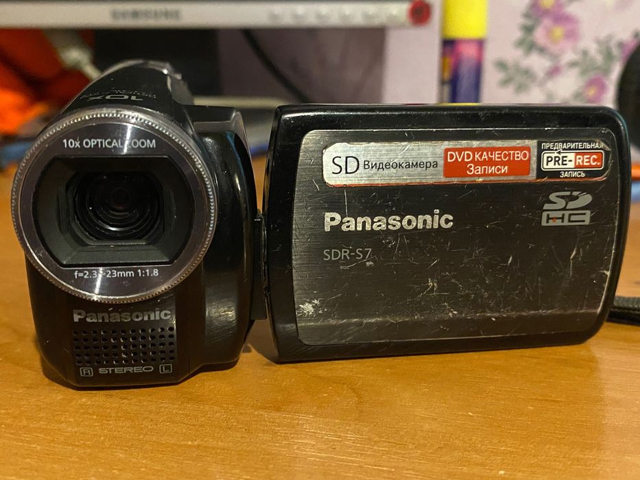 Відеокамера Panasonic SDR-S7