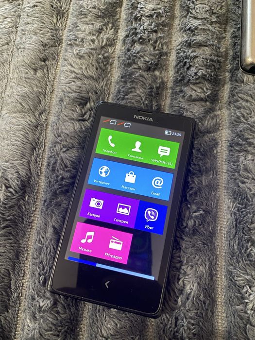 Nokia. Прості але робочі. Старенькі.
