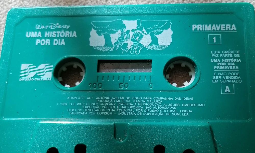 Cassetes com histórias infantis