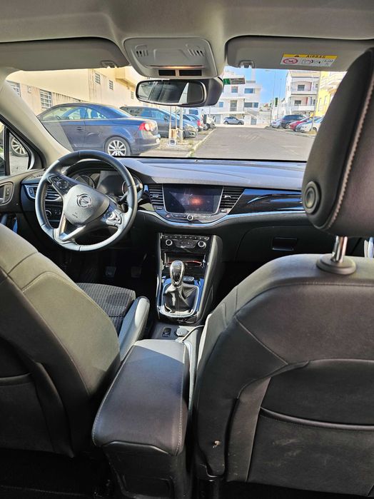 Opel Astra Sports Tourer — fotografia 3