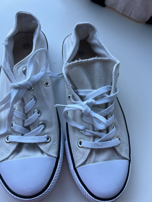 Tenis brancos Tam 44 Tipo All Star