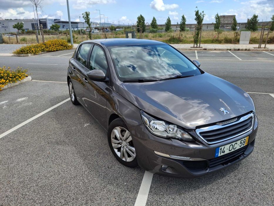 Peugeot 308 — fotografia 2