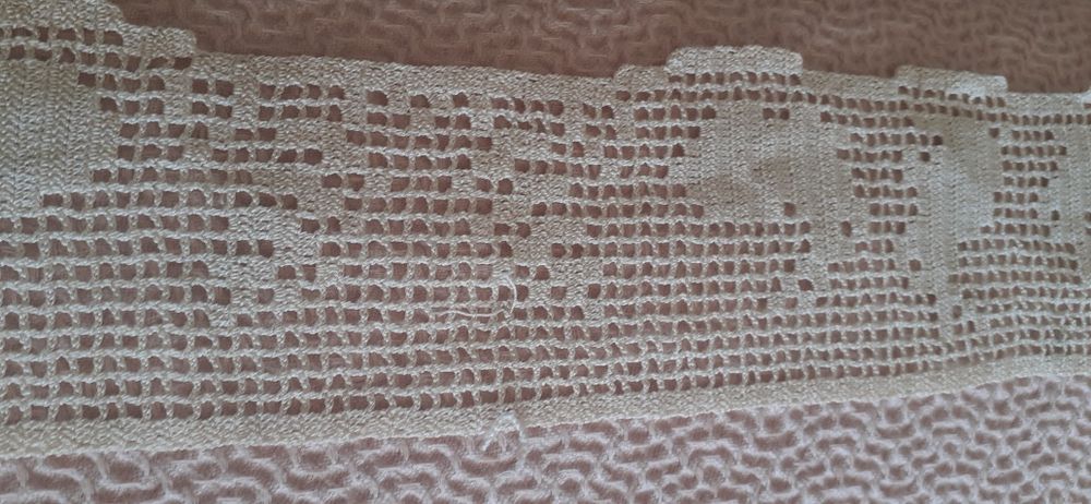 Quatro Belos Naperons e Entremeio Linhas Finas