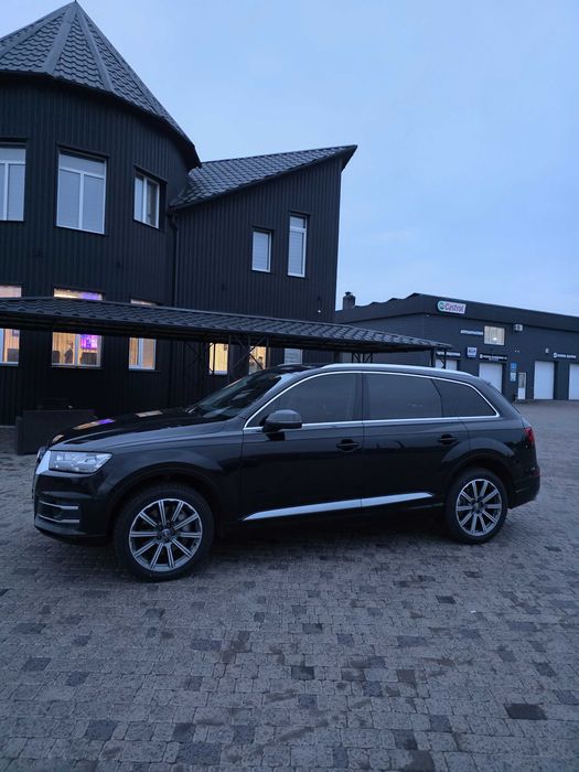 AUDI Q7 2018 року