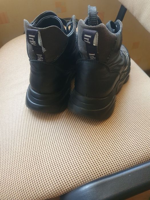 Ботинки  кроссовки женские