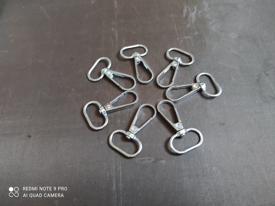 Карабіни до сумок та рюкзаків