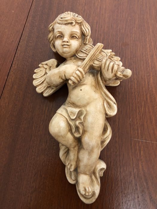 Vendo dois anjos de loiça