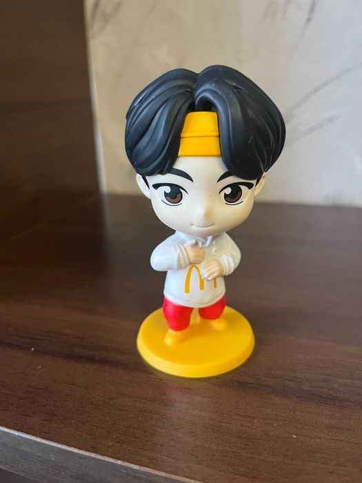 Іграшка Jin (BTS) TinyTAN з McDonald’s