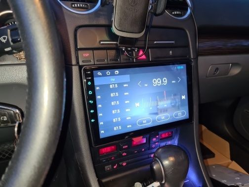 Montaż radia kamery cofania