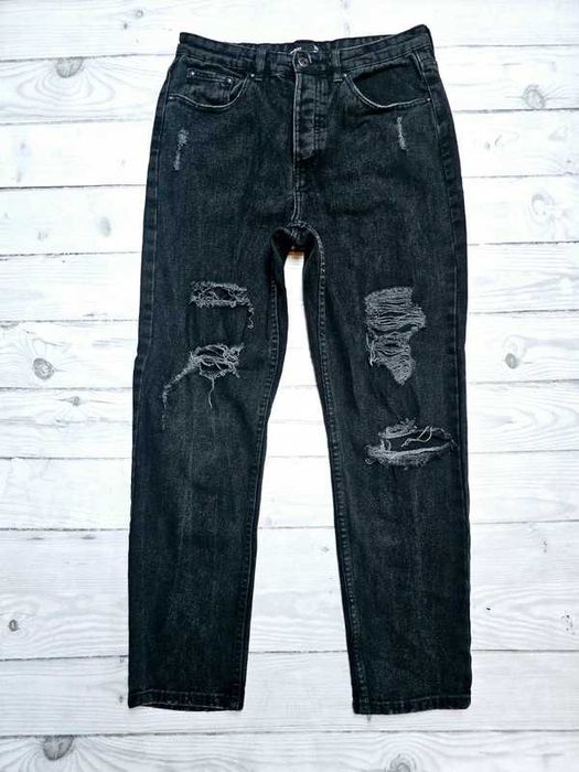 Czarne Jeansy Sinsay – fason Mom Fit, przetarcia distressed rozmiar M