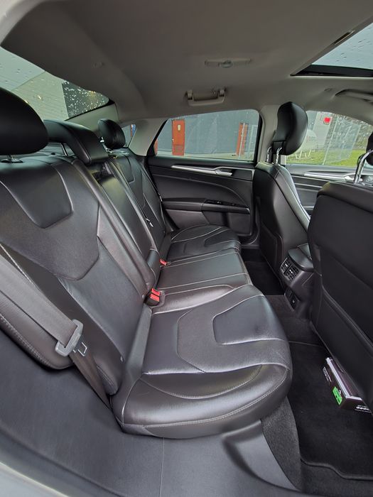 Ford Fusion Titanium Hybrid 2013