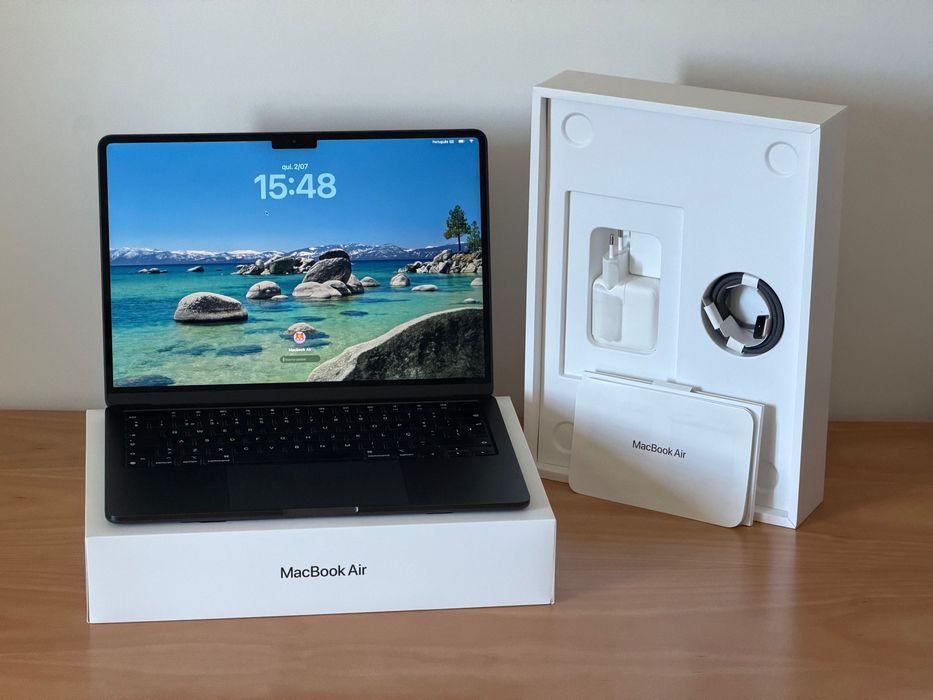 MacBook Air 13" - M2 - 8GB RAM - 256GB SSD - Midnight – Em ótimo estado