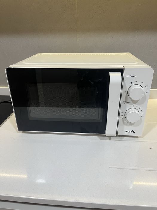 Microondas kunft 20L