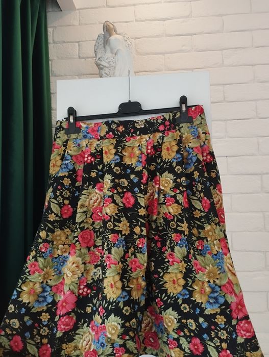 Spódnica vintage góralska r 40/42 czarna kwiaty