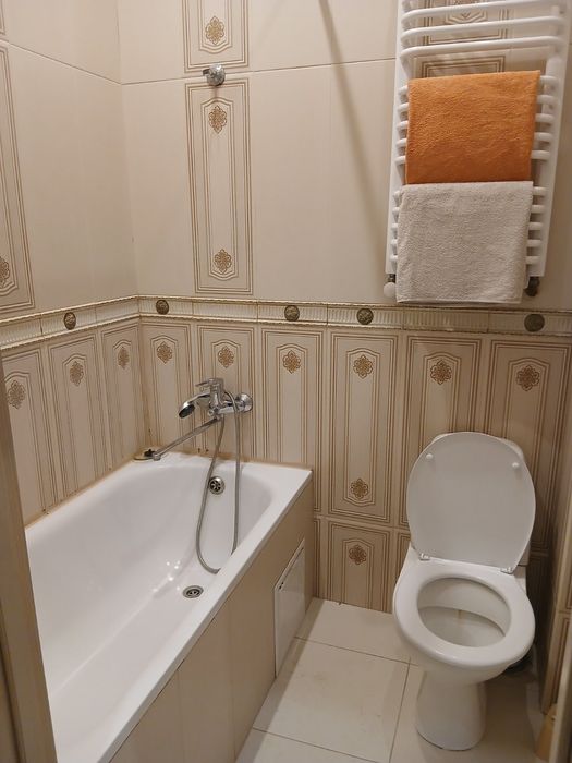 2 кім квартира  .погодинно .на добу Кулиша .Ж.д. вокзал .пл Ринок