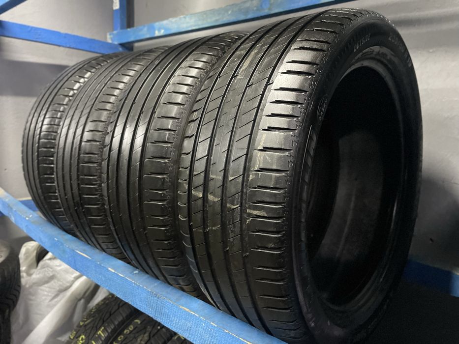 Продам комплект літніх шин Michelin 235/50 R19