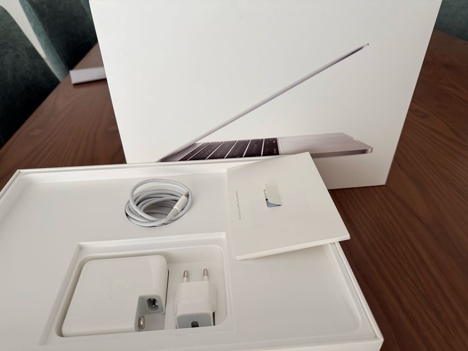 MacBook Pro 13” Retina (2017) | i5 | 8GB | SSD 128GB | Caixa Completa