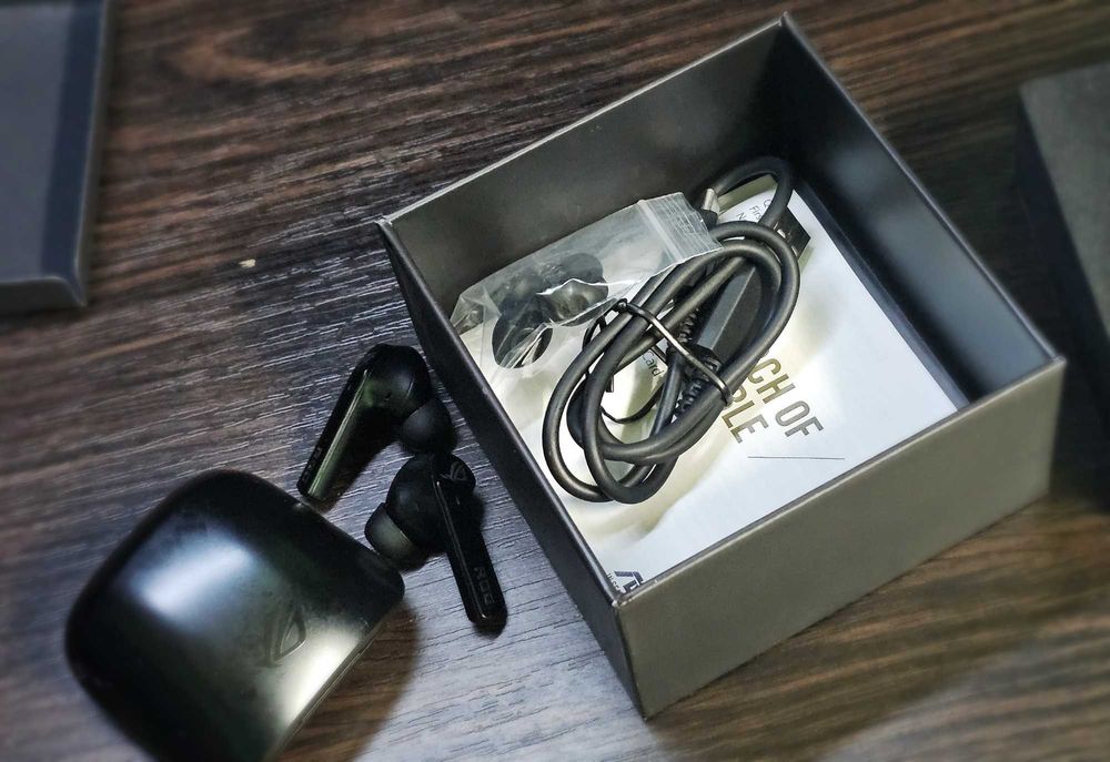 Ігрові навушники ASUS ROG Cetra True Wireless