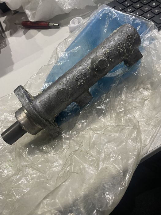 Oryginalny główny cylinder hamulcowy BMW - E31 850i 850Ci 850CSi E32