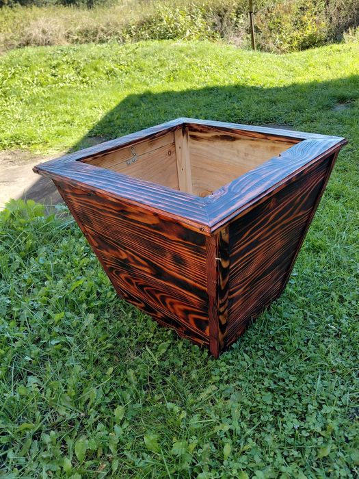 Drewniana donica opalona