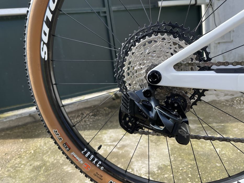 Canyon lux / 2023 / Qdr. M/ como nova