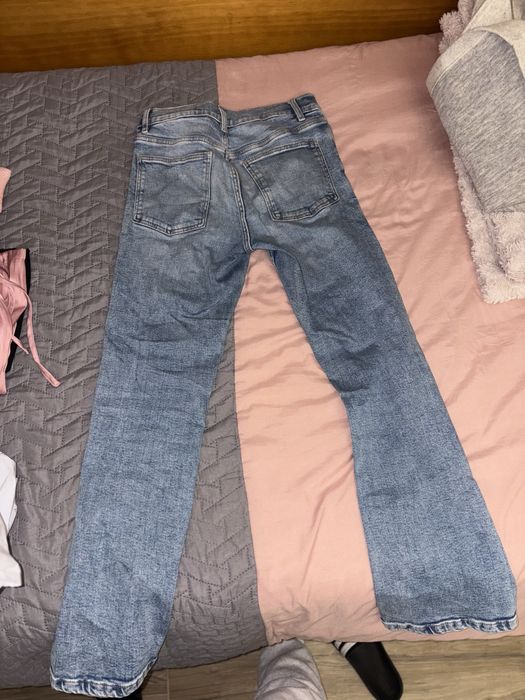 Calcas de ganga azuis clara perfeitas para oferecer à sua filha etc