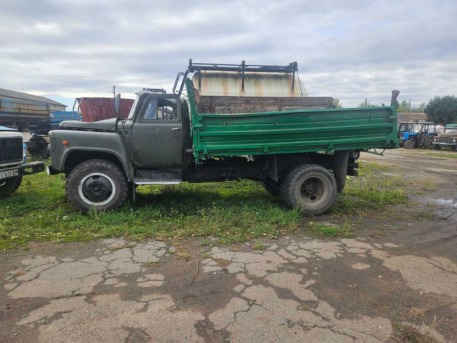 Автомобіль самоскид ГАЗ-САЗ-3507