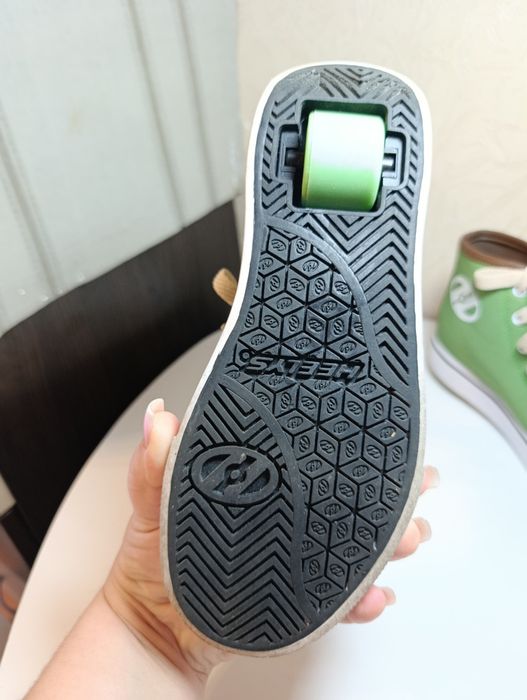 Кроссовки Heelys Star Wars Mandalorian Grogu Baby Yoda Wheeled Sneaker