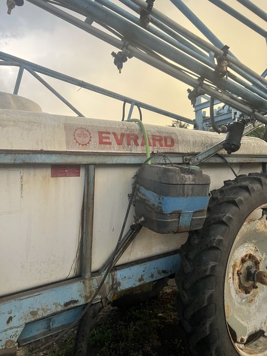 Оприскувач  для полів