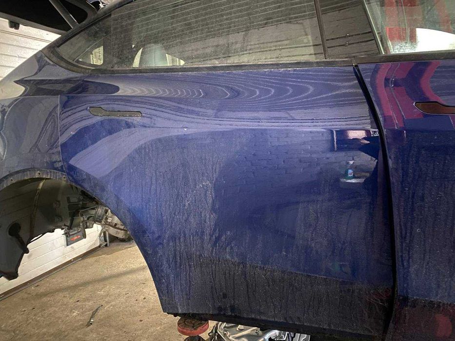 Двері Tesla Model Y білі сині