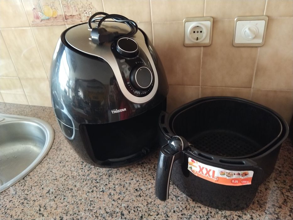 Fritadeira assadeira panela Air Fryer Tristar de 5,2 litros  casa