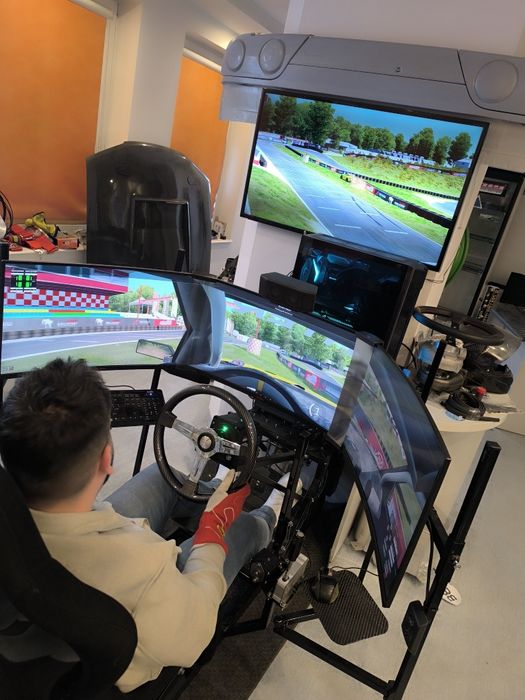 Kompletny zestaw sim racing RIG+PC+TV+3 MONITORY assetto drift iracing
