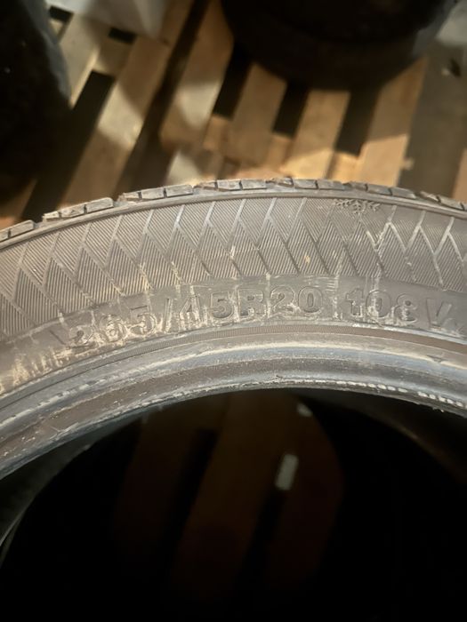 Продам шины c BMW X5 - 265/45R20 295/40R20