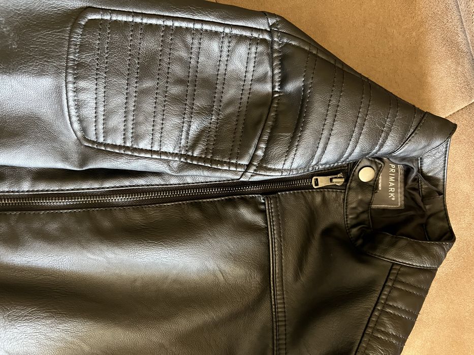 Шкіряна куртка чорна