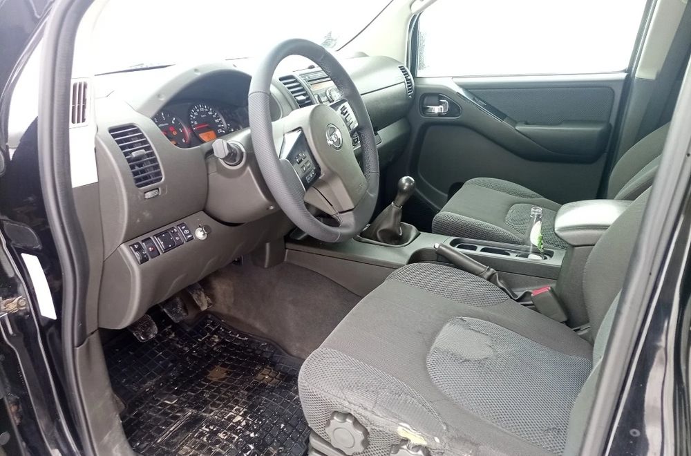 Продам Nissan Navara 2.5 TDI 4x4