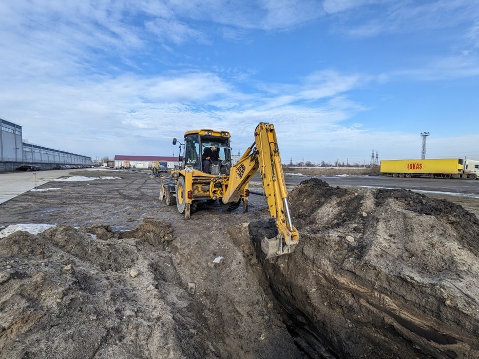 Послуги экскаватора навантажувача JCB в Кременчуці.