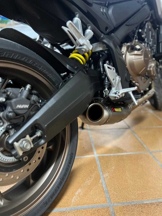 Honda CB650R, akrapovic com 9500Km