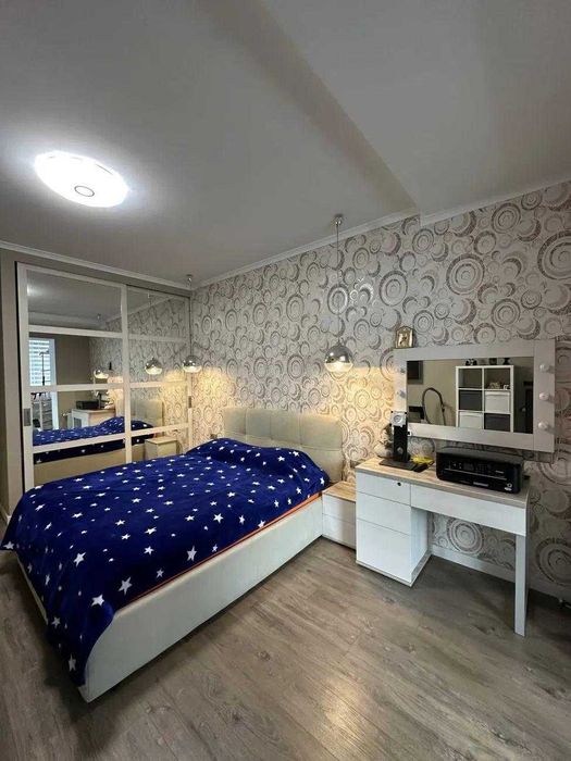 Продам 3 комн. квартиру 109 м² ЖК Приоритет новострой с ремонтом Солнечный NK