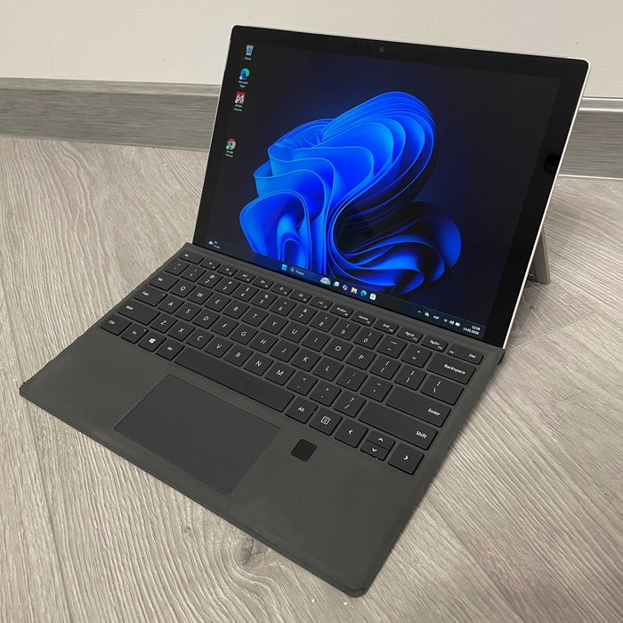 Ноутбук \ Планшет Microsoft Surface Pro 6 12.3"\2К\i5-8350U\8GB, 256GB