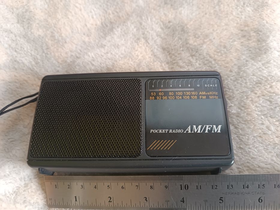 Портативний новий радіоприймач АМ- FM.88-108 МГц.