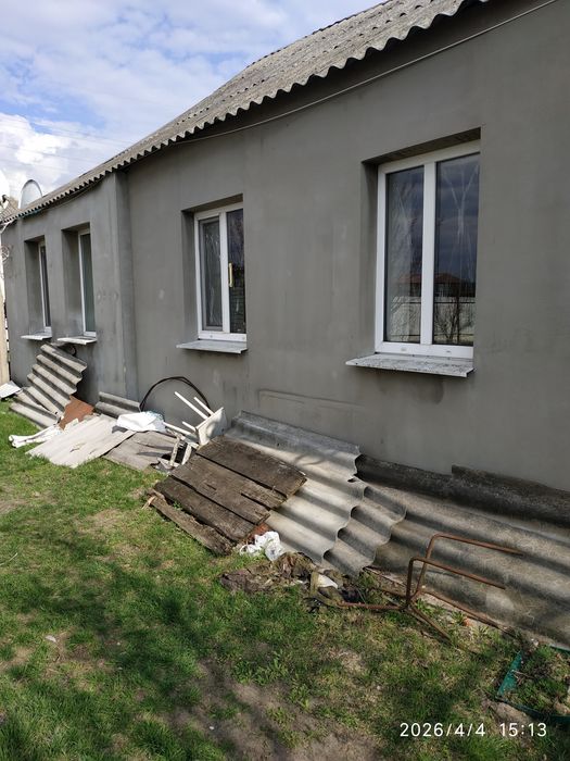 Продам будинок  неподалік від річки  с.Дінець.