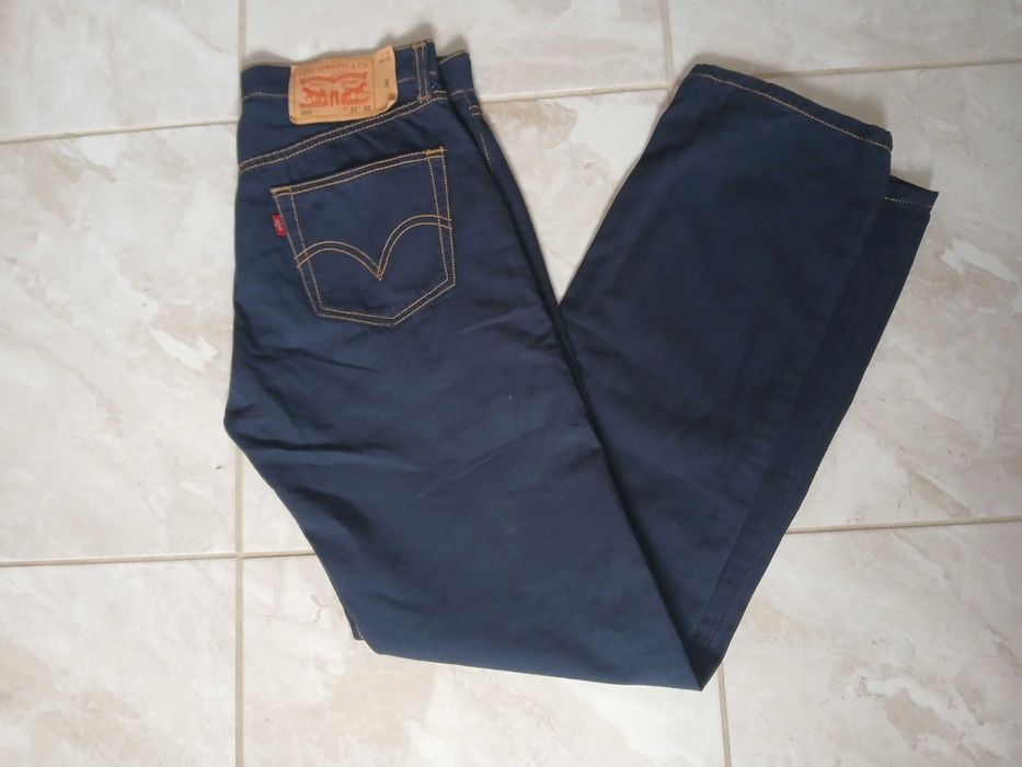 Levis 501 granatowe 32/32 pas;2x41-43cm delikatny prążek.