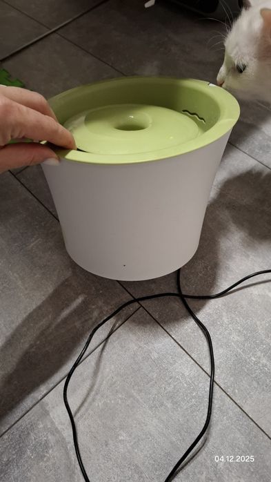Фонтан поїлка для кота тварин