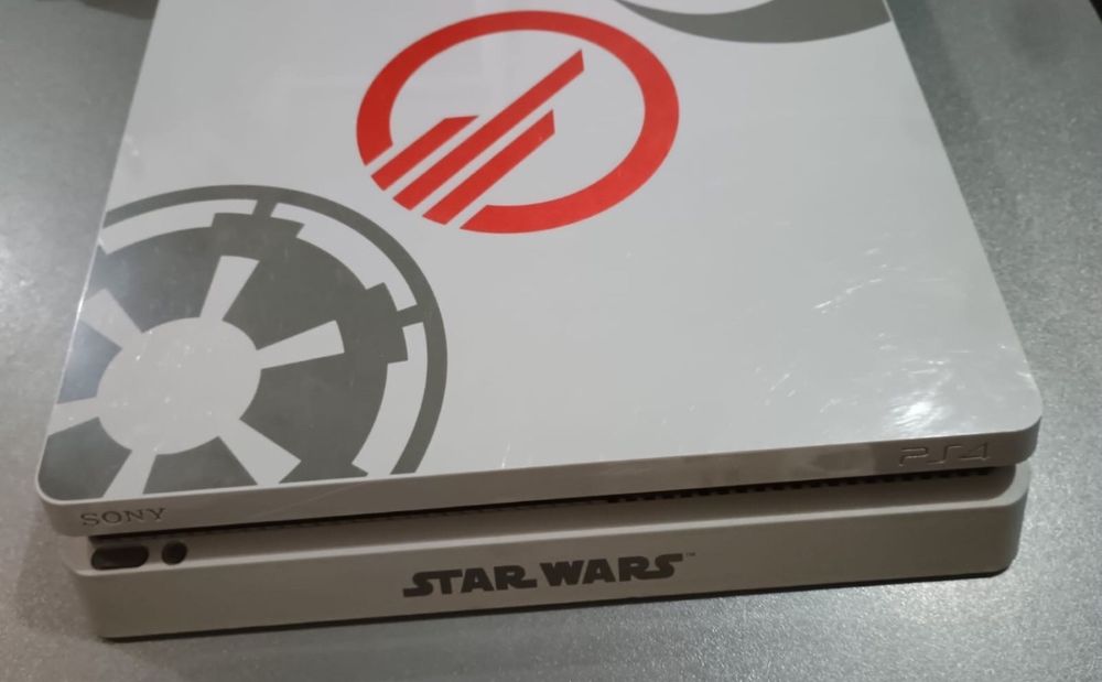 PS4 1TB Star Wars
