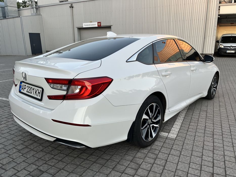 Honda Accord 2018 VIN 1HGCV1F16KA011927 фото оголошення 5 з 14