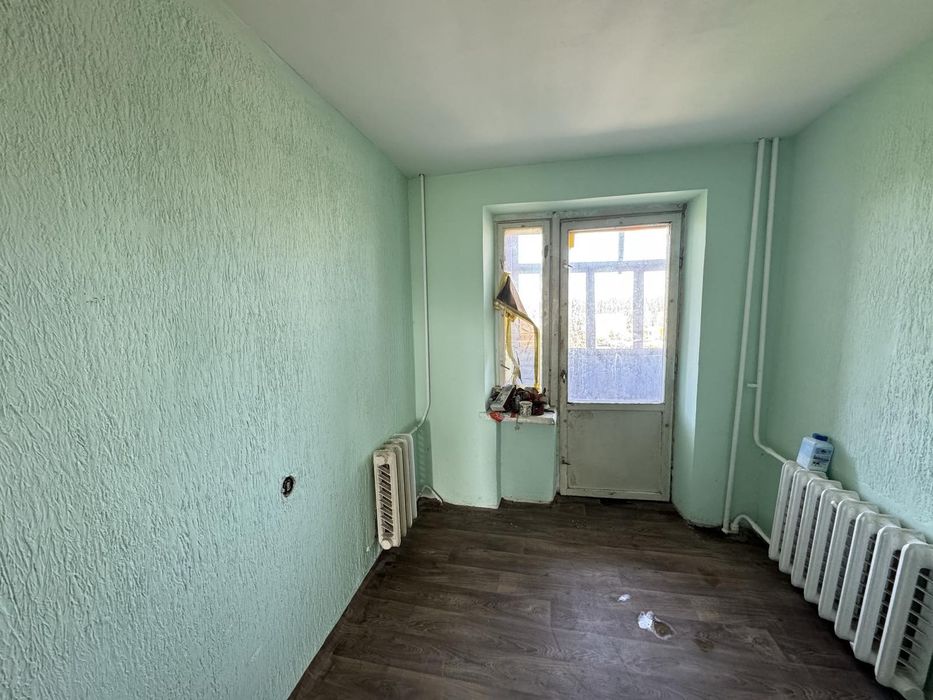 Продаю 3-кімнатну квартиру, район площі  Перемоги .