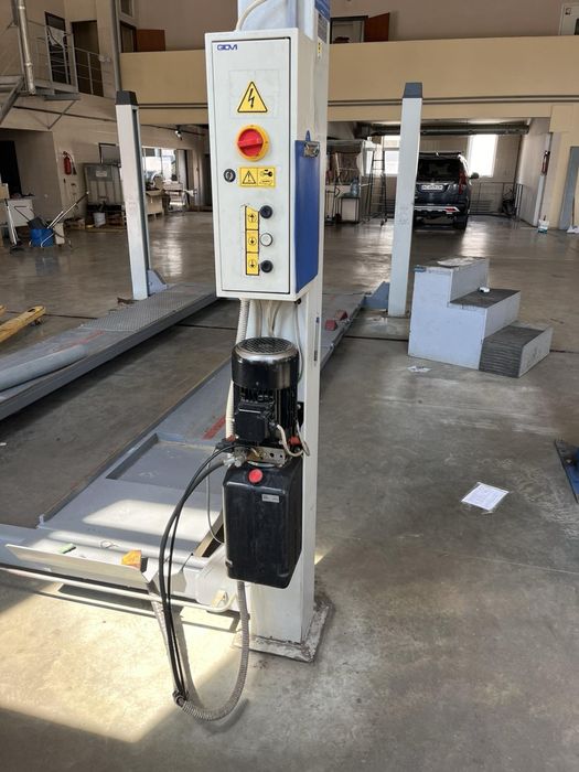 Продаються б/у підйомники для Сто